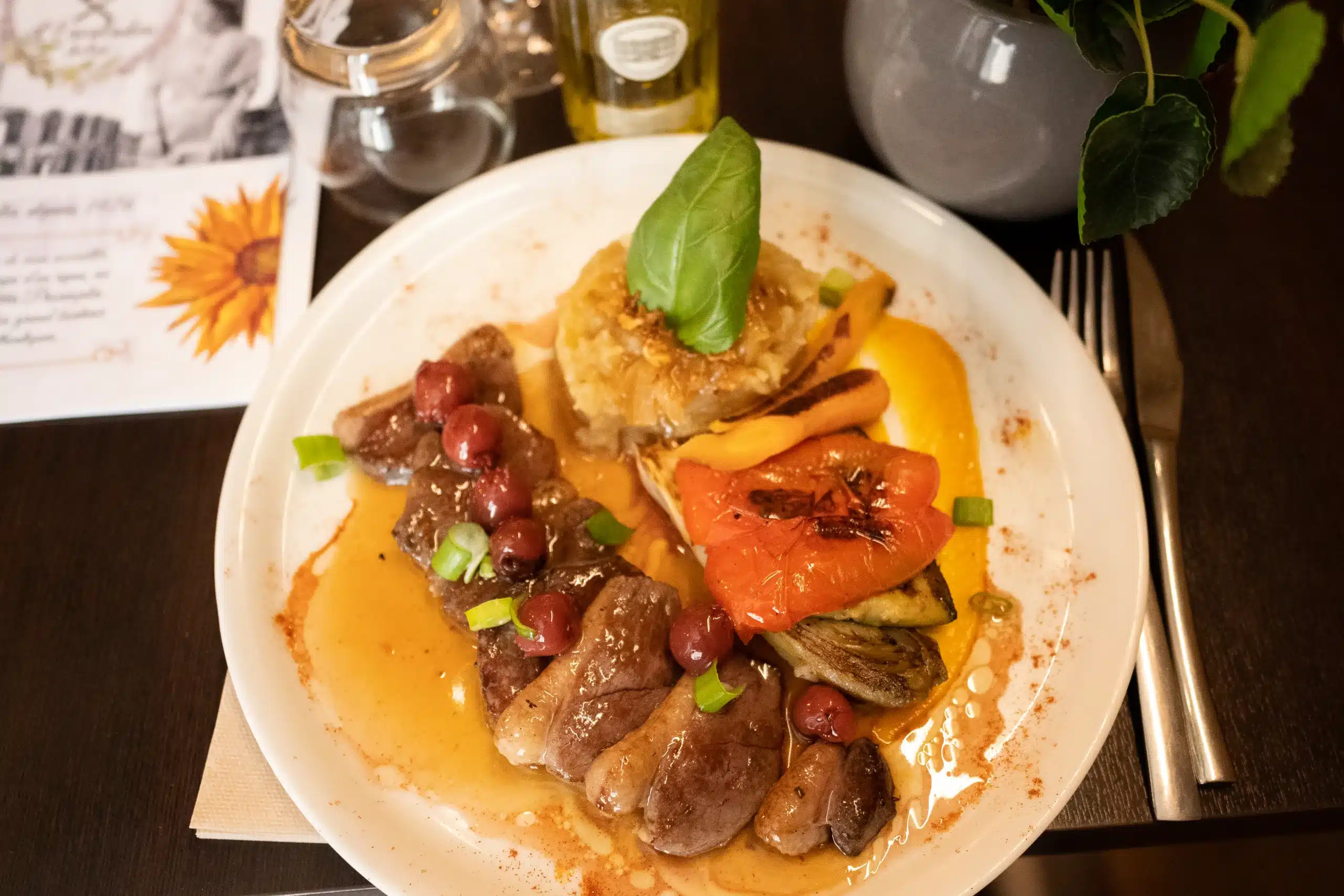 Souris d'agneau confite à l'ail